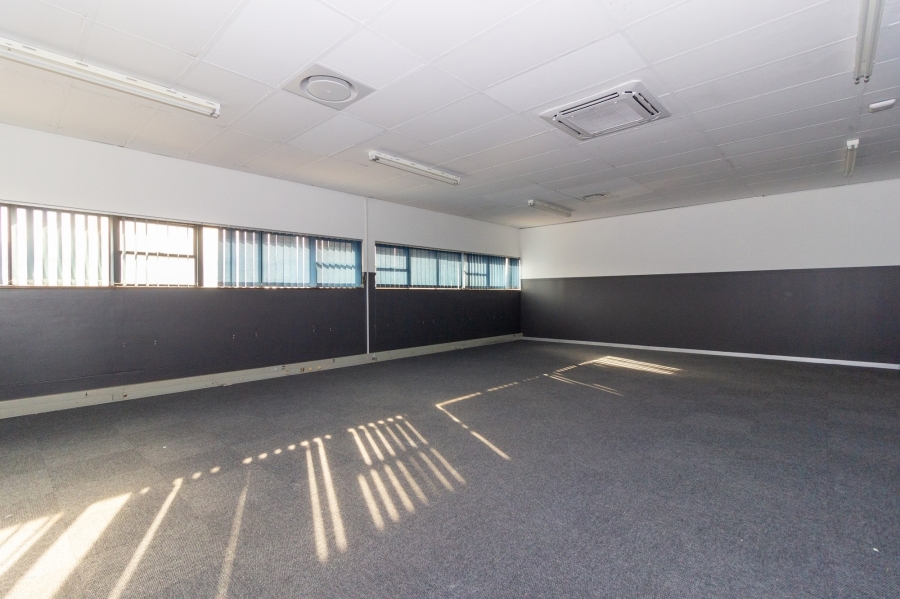 To Let commercial Property for Rent in Richmond Hill Eastern Cape